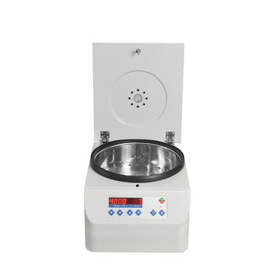 Un bon prix. La centrifugeuse de large volume de Tabletype 6000rpm a fixé le rotor 50ml d'angle en ligne
