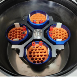 Un bon prix. Centrifugeuse frigorifiée par Benchtop de capacité de centrifugeuse de banque du sang grande en ligne