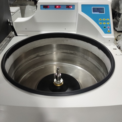 Un bon prix. Plancher de grande capacité de CFL6R 6×1000ml tenant la centrifugeuse réfrigérée dans 6000rpm en ligne