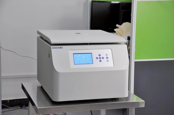 Un bon prix. centrifugeuse à vitesse réduite de laboratoire de la grande capacité 2000ml (4x500ml) en ligne