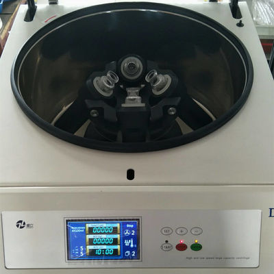 Un bon prix. La centrifugeuse de position de plancher d'affichage à cristaux liquides balancent la machine à vitesse réduite de centrifugeuse de micro-ordinateur d'essai d'huile de rotor en ligne